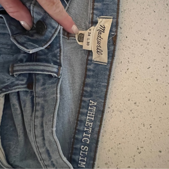 Athletic slim jeans - Picture 2 of 5